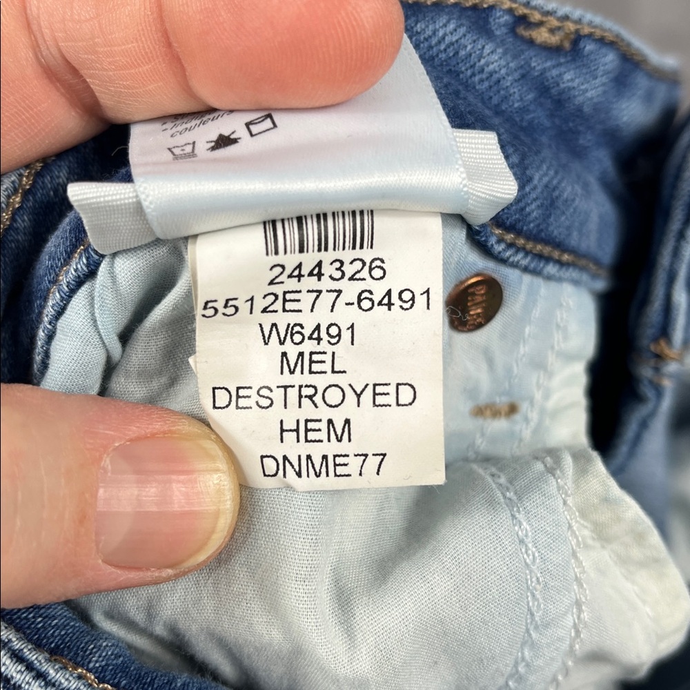 Paige Cindy Straight Jeans in Mel Destroyed Hem Denim. - Picture 11 of 12